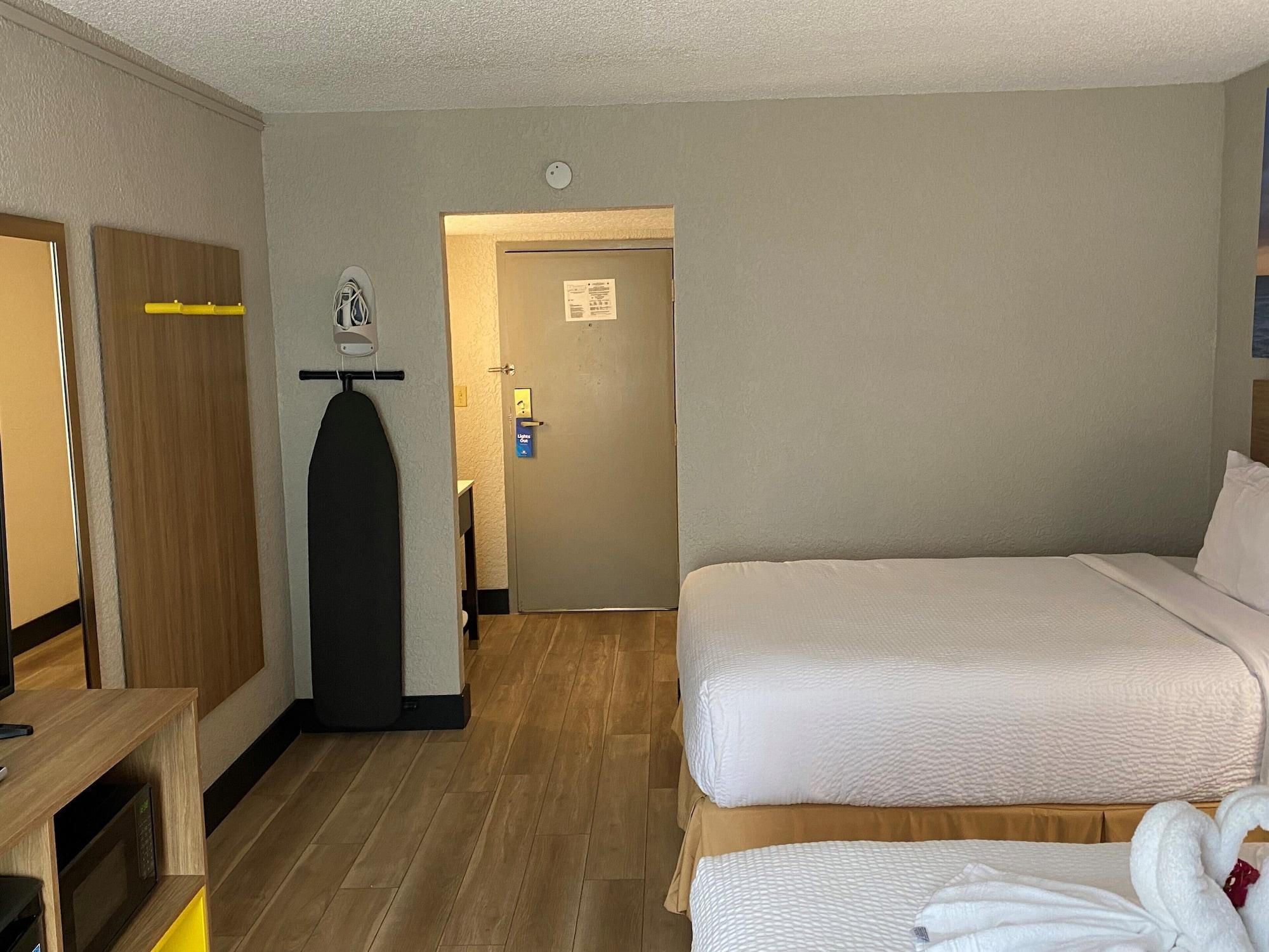 Days Inn By Wyndham Fort Pierce Midtown Εξωτερικό φωτογραφία