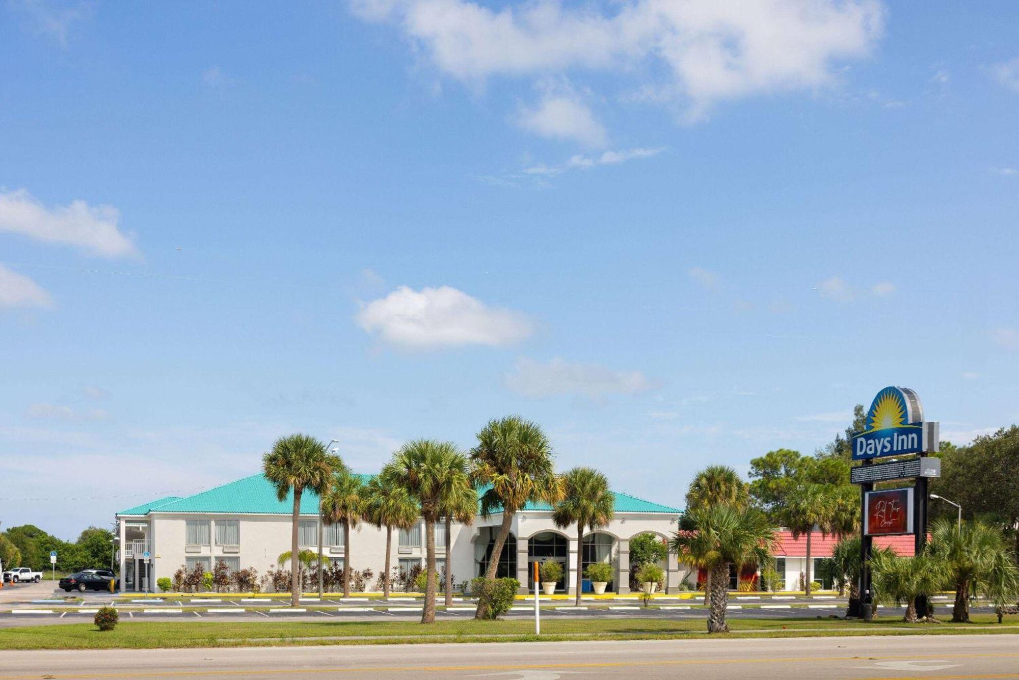 Days Inn By Wyndham Fort Pierce Midtown Εξωτερικό φωτογραφία