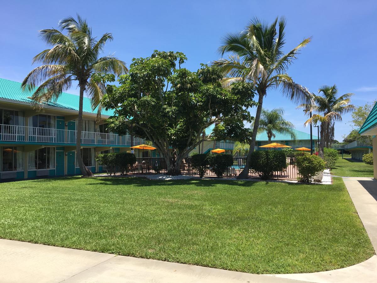 Days Inn By Wyndham Fort Pierce Midtown Εξωτερικό φωτογραφία